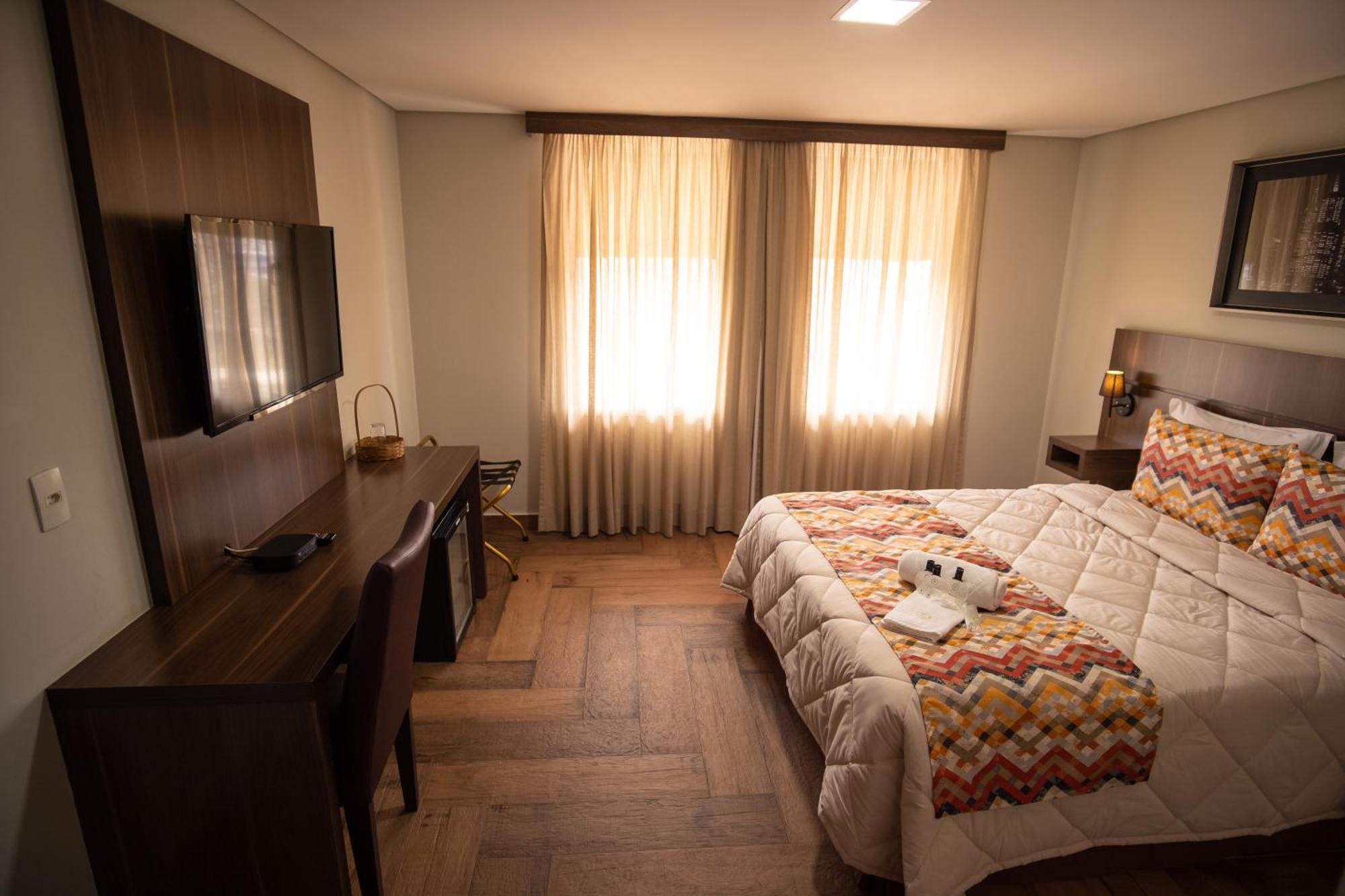 Padom Business Hotel Bragança Paulista Exteriér fotografie