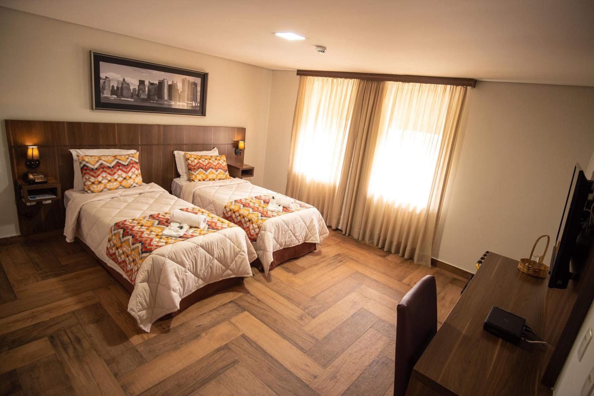 Padom Business Hotel Bragança Paulista Exteriér fotografie