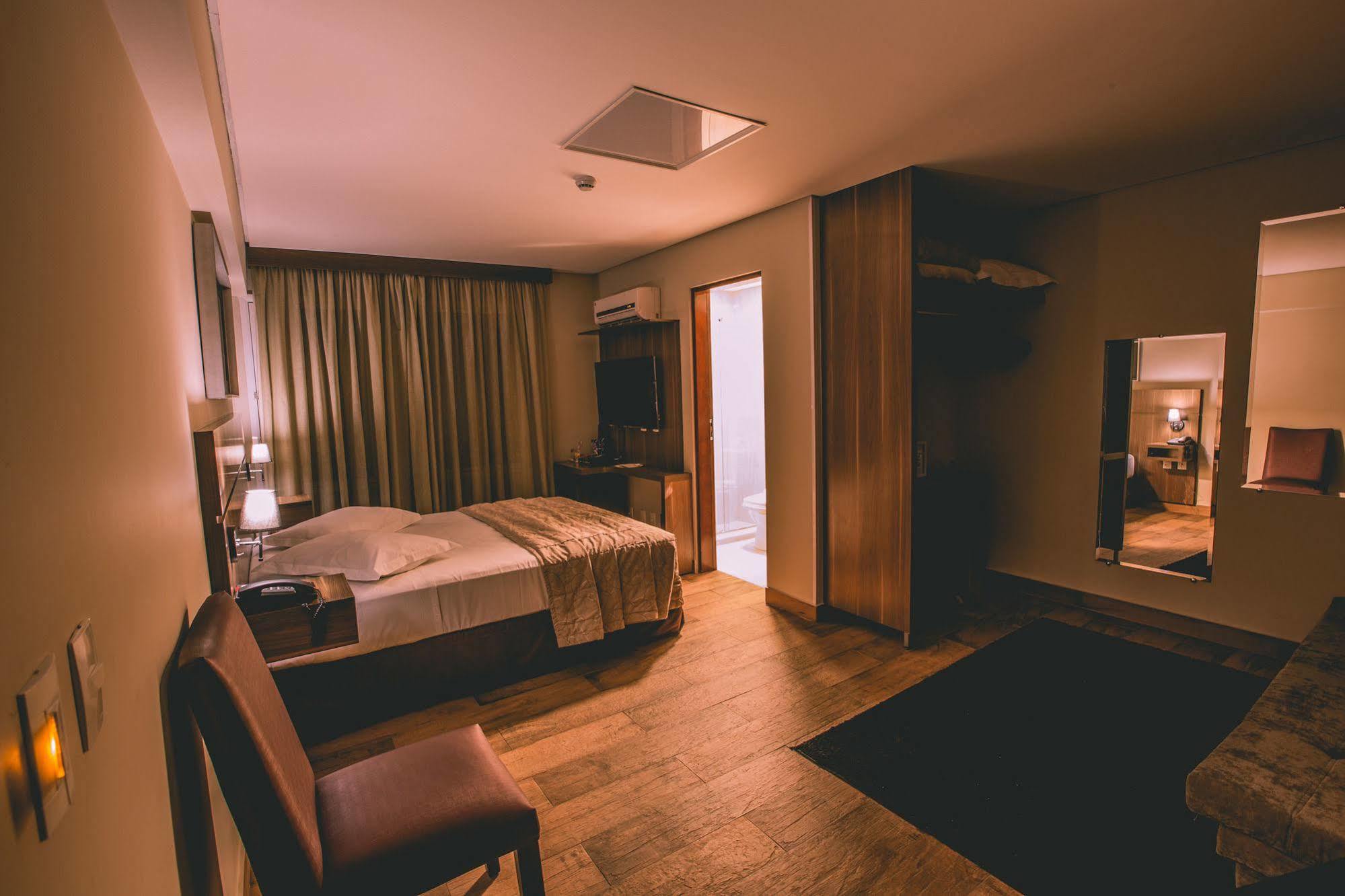 Padom Business Hotel Bragança Paulista Exteriér fotografie