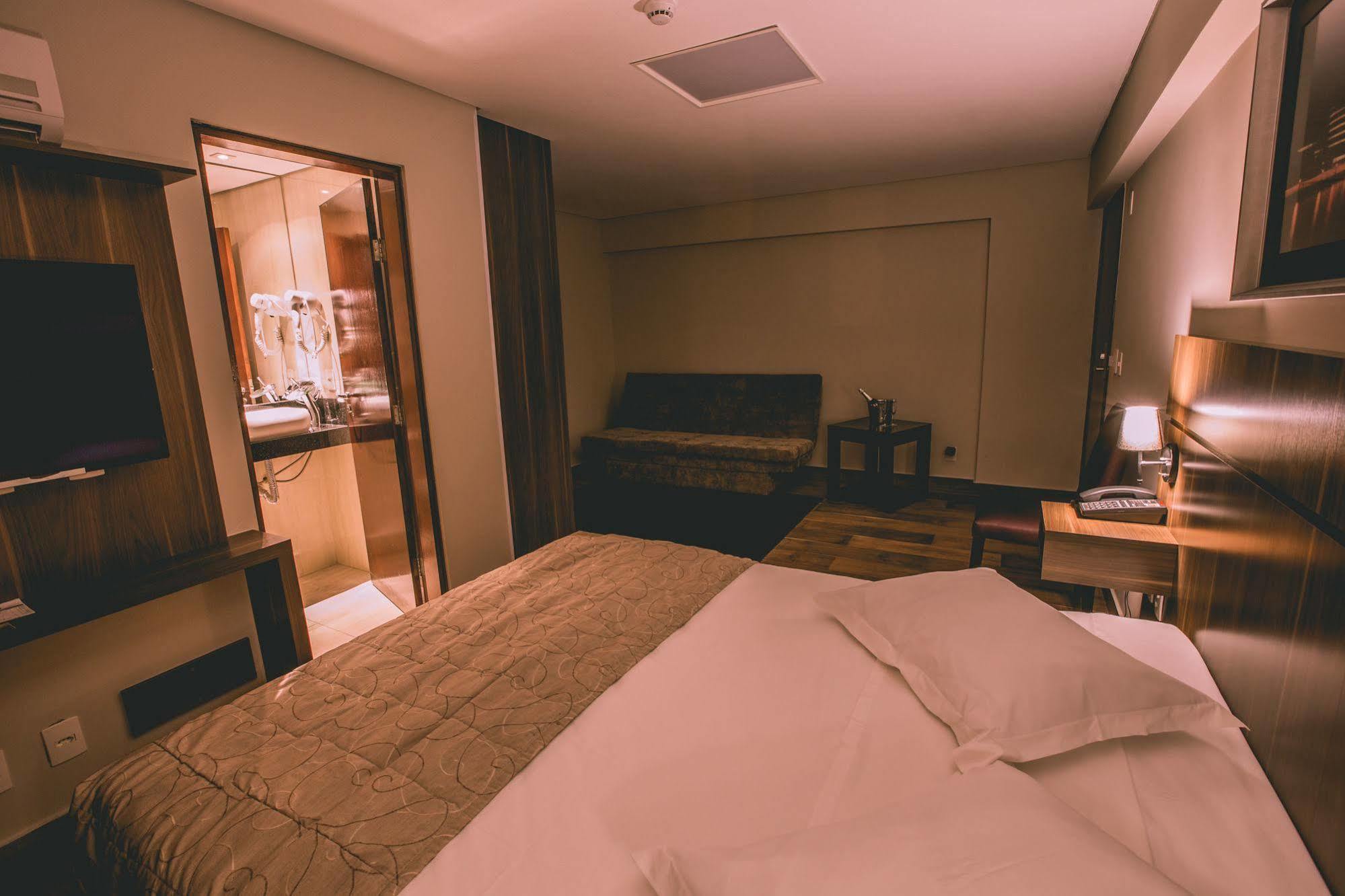 Padom Business Hotel Bragança Paulista Exteriér fotografie